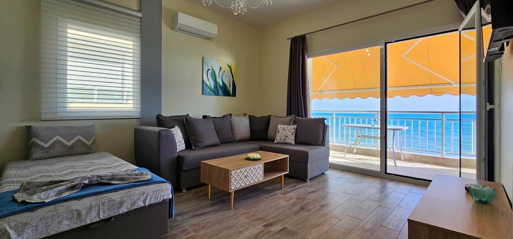 Hara Apartment In Front Of The Beach Paralia Katerinis Exterior photo